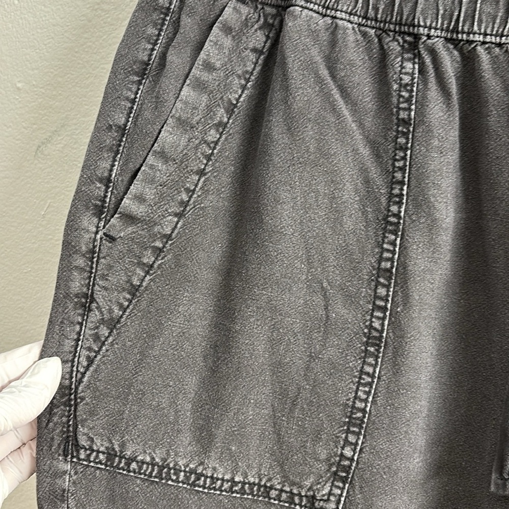 Pilcro Gray Elastic Waist Pants - Picture 2 of 7
